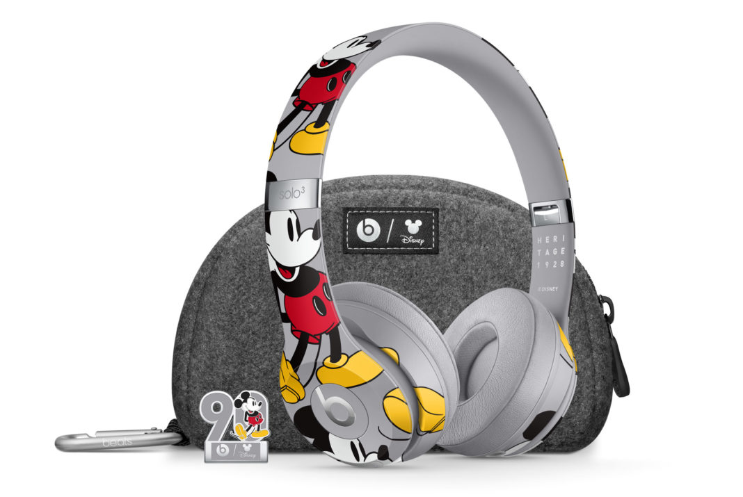 Beat By Dre Solo 3 90 ans Mickey 1928_Headphone_Case_Pin_Composed_WEB