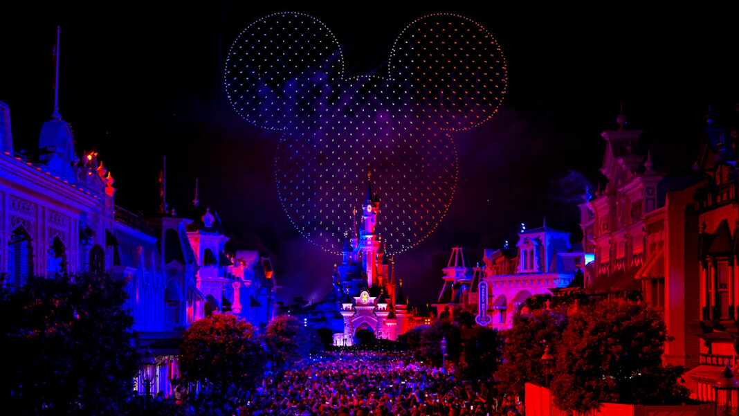 Disneyland Paris BASTILLE-DAY_MICKEY-HEAD-scaled