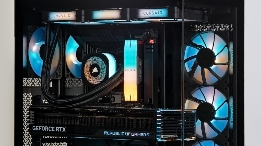 CORSAIR-TITAN_RX_RGB_PR_Image01