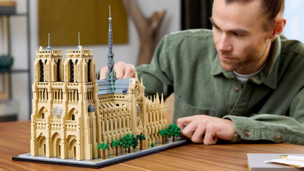 21061_LEGO-ARCHITECTURE_NOTRE-DAME-DE-PARIS_229,99€_04