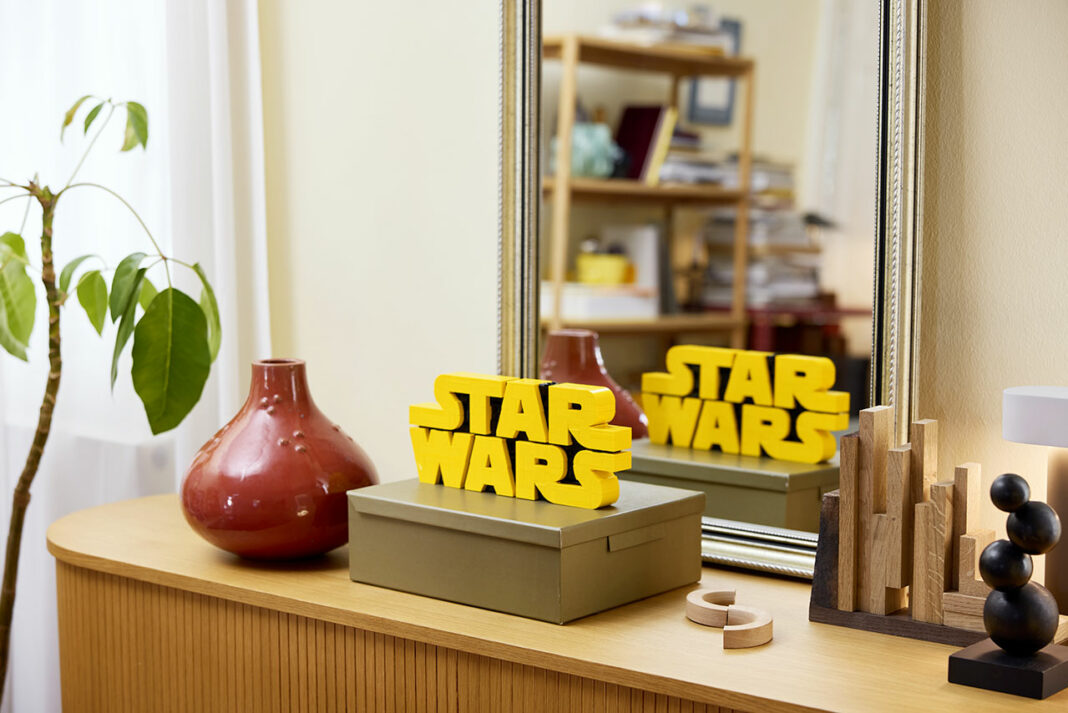 LEGO-Star-Wars-75407_Lifestyle_Envr_03