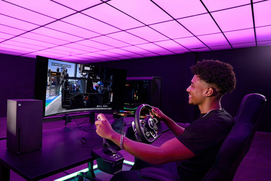Turtle-Beach-Velocity-One-Multi-Shift-Lifestyle-9
