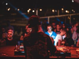 DJ